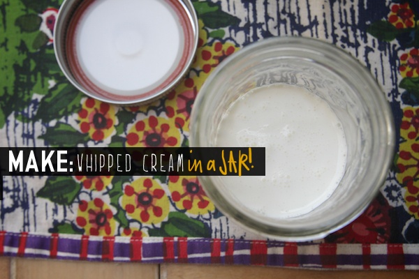 Shake up a mason jar for perfect whipped cream! DIY Baking Hacks | Homemade Recipes http://homemaderecipes.com/course/desserts/creative-baking-hacks