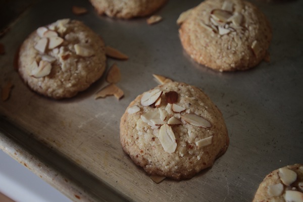Almond Cookies // shutterbean
