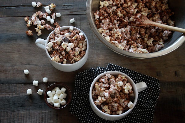 Hot Cocoa Popcorn // shutterbean