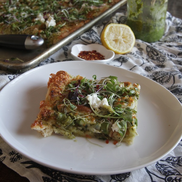 Asparagus & Leek Pizza // shutterbean