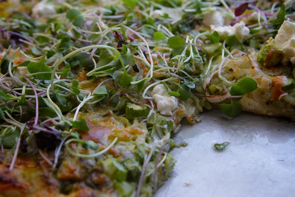 Asparagus & Leek Pizza // shutterbean