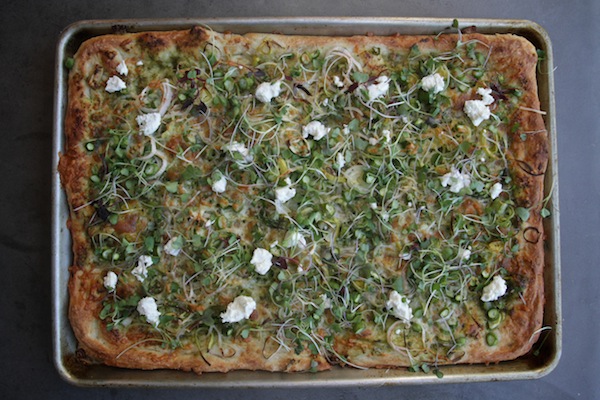 Asparagus & Leek Pizza // shutterbean