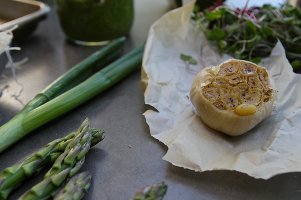 Asparagus & Leek Pizza // shutterbean