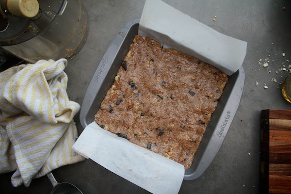 Chocolate Chip Cookie Energy Bars // shutterbean