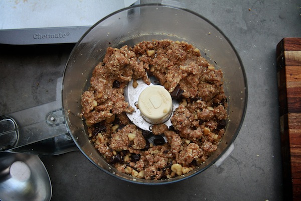 Chocolate Chip Cookie Energy Bars // shutterbean