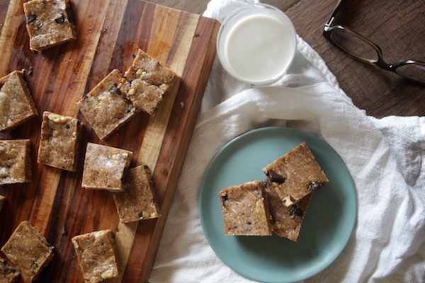 Chocolate Chip Cookie Energy Bars // shutterbean