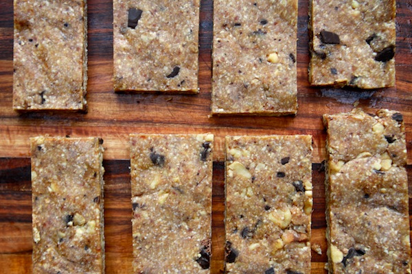 Chocolate Chip Cookie Energy Bars // shutterbean