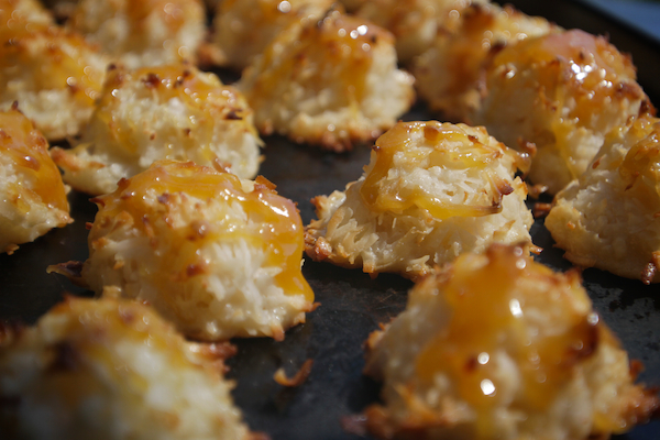 Salted Caramel Macaroons // shutterbean