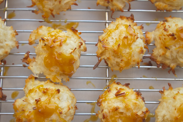 Salted Caramel Macaroons // shutterbean