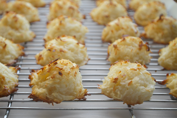 Salted Caramel Macaroons // shutterbean