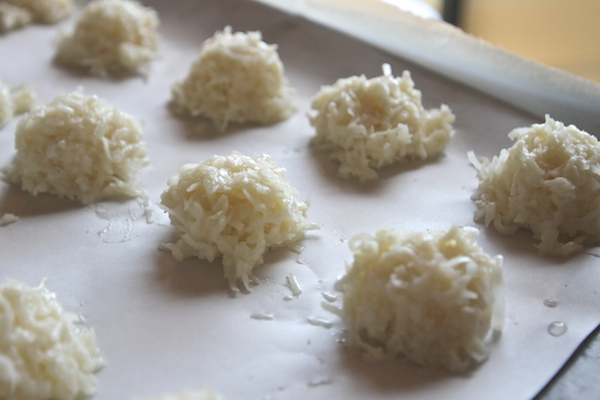 Salted Caramel Macaroons // shutterbean