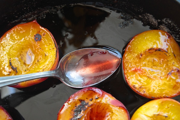 Roasted Peaches in Amaretto // shutterbean