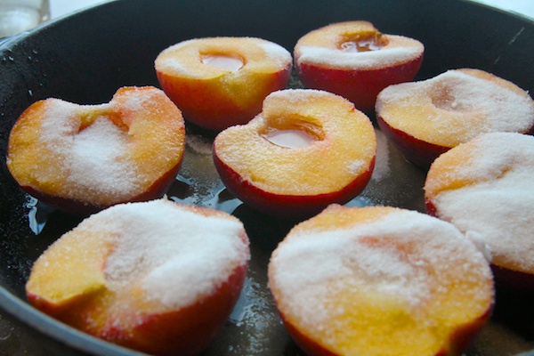 Roasted Peaches in Amaretto // shutterbean