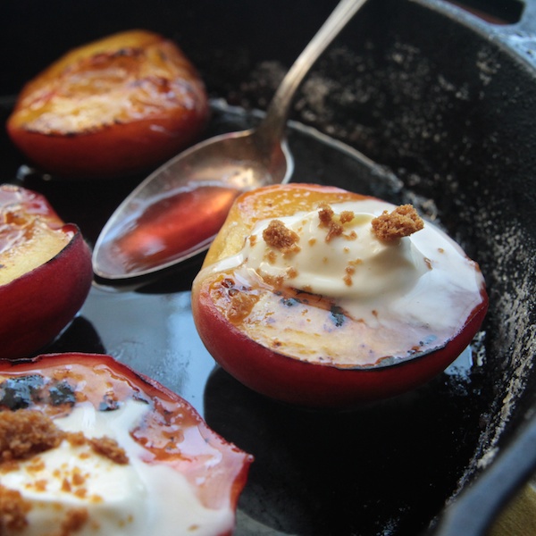 Roasted Peaches in Amaretto // shutterbean