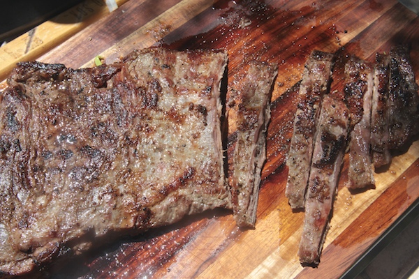 Grilled Steak & Avocado Flatbread // shutterbean