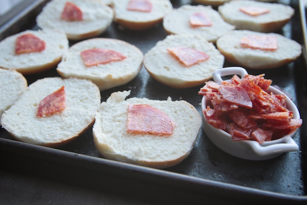 Make Your Own PIZZA BAGELS!! // shutterbean