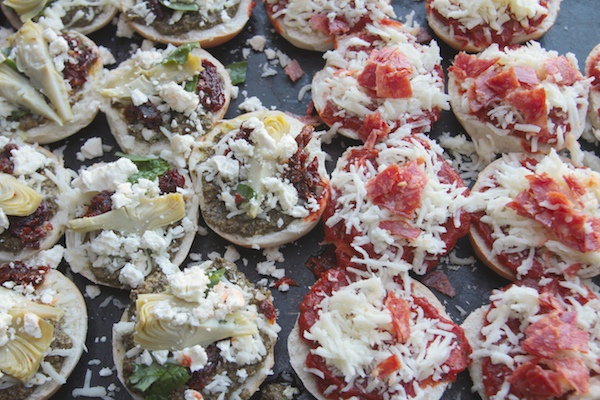 Make Your Own PIZZA BAGELS!! // shutterbean