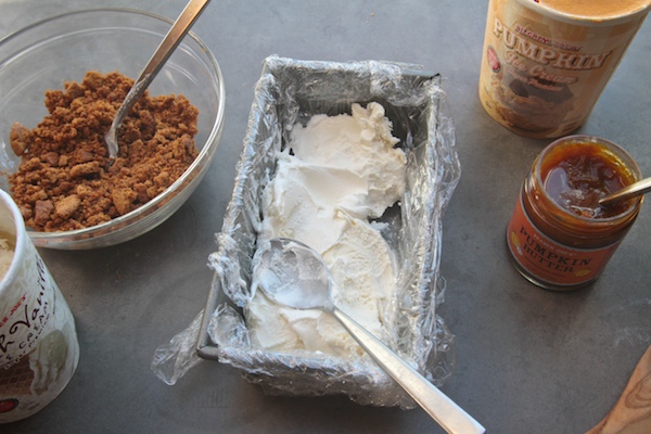 Pumpkin Gingersnap Ice Cream Cake // shutterbean