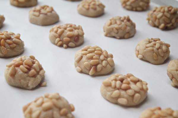 Pignoli Cookies // shutterbean