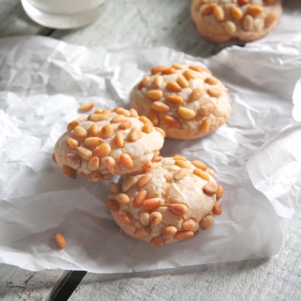 Pignoli Cookies // shutterbean