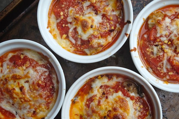 Sausage + Mushroom Pizza Bowls || shutterbean 