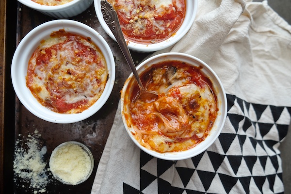 Sausage + Mushroom Pizza Bowls || shutterbean 