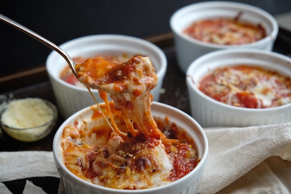 Sausage + Mushroom Pizza Bowls || shutterbean 