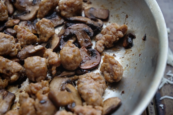 Sausage + Mushroom Pizza Bowls || shutterbean 