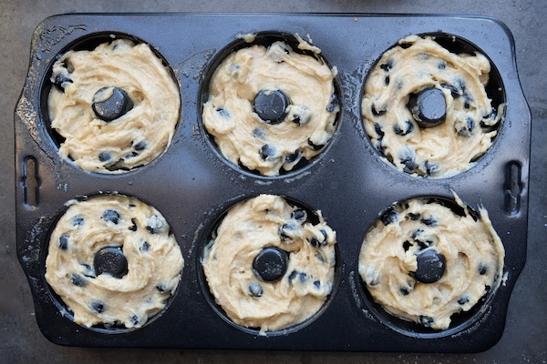 Baked Blueberry Crumb Doughnuts // shutterbean