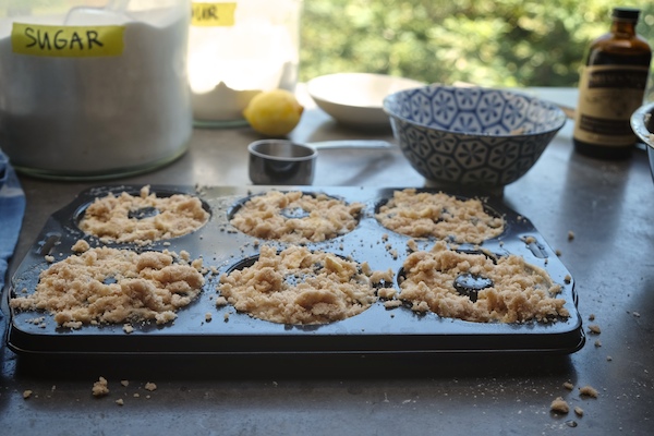 Baked Blueberry Crumb Doughnuts // shutterbean