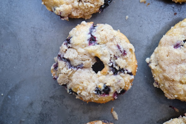 Baked Blueberry Crumb Doughnuts // shutterbean