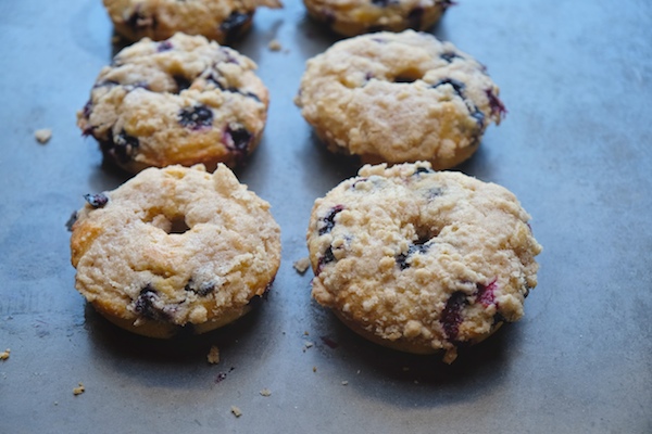 Baked Blueberry Crumb Doughnuts // shutterbean