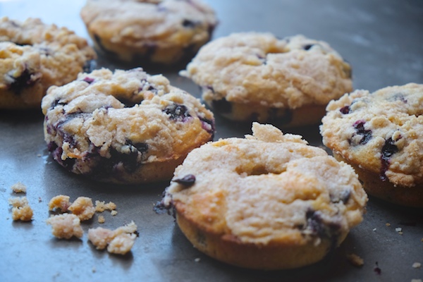 Baked Blueberry Crumb Doughnuts // shutterbean