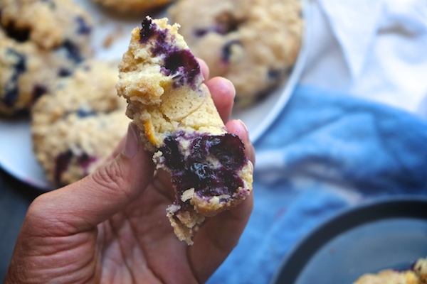 Baked Blueberry Crumb Doughnuts // shutterbean