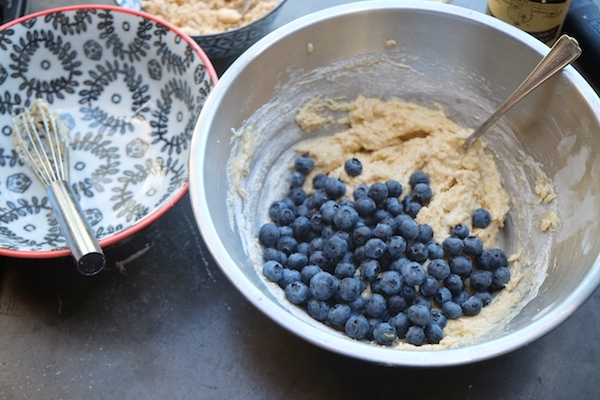 Baked Blueberry Crumb Doughnuts // shutterbean