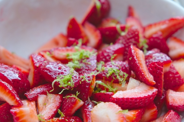 Brown Sugar Meringues with Strawberries & Cream // shutterbean