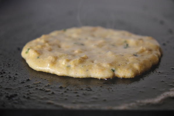 Cheddar Chive Cornmeal Pancakes // shutterbean