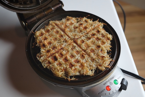 https://www.shutterbean.com/wp-content/uploads/2015/05/hash-brown-waffles8.jpg