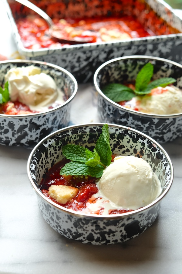 Shortbread Strawberry Crumble // shutterbean