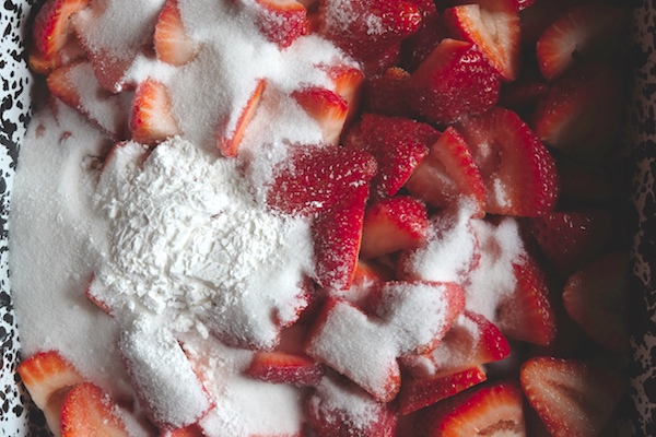 Shortbread Strawberry Crumble // shutterbean