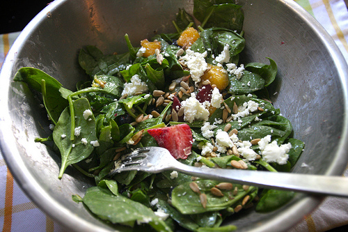 Spinach Salad with Fruits & Goat Cheese