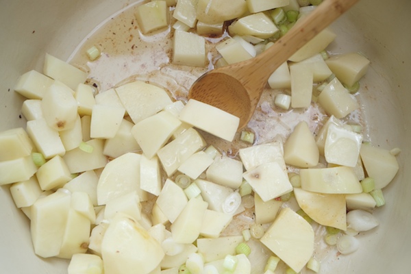 For those chilly Summer nights, make Corn & Shrimp Chowder. Pairs perfectly with grilled garlic bread. Recipe on Shutterbean.com