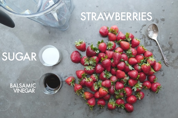 These Strawberry Roll-Ups make a GREAT addition to school lunches thanks to a quick whirl with the @Vitamix Blender. Check out the recipe on Shutterbean.com!