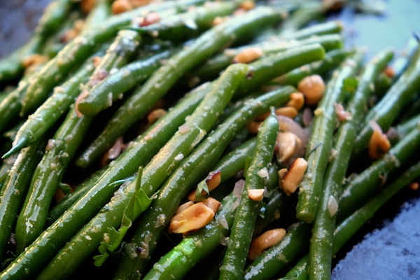 Add Green Beans with Ginger & Lime to your weeknight menu. It's a perfect #meatlessmonday meal! Recipe on shutterbean.com