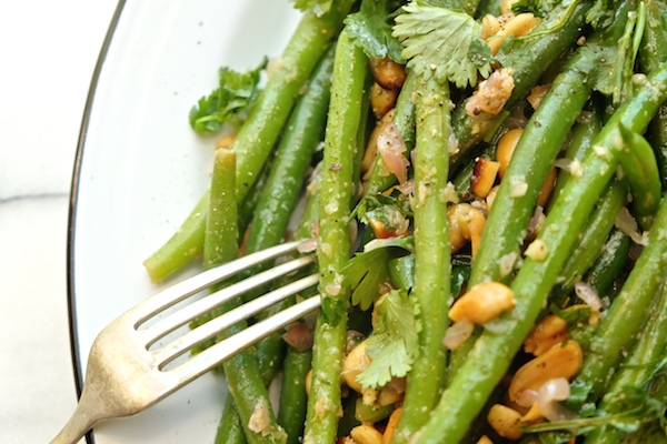 Add Green Beans with Ginger & Lime to your weeknight menu. It's a perfect #meatlessmonday meal! Recipe on shutterbean.com
