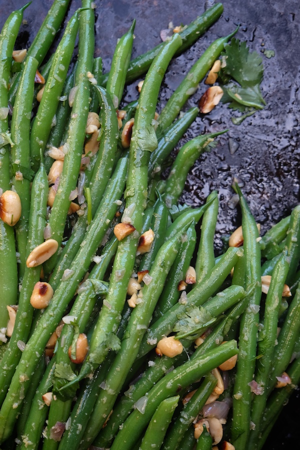 Add Green Beans with Ginger & Lime to your weeknight menu. It's a perfect #meatlessmonday meal! Recipe on shutterbean.com