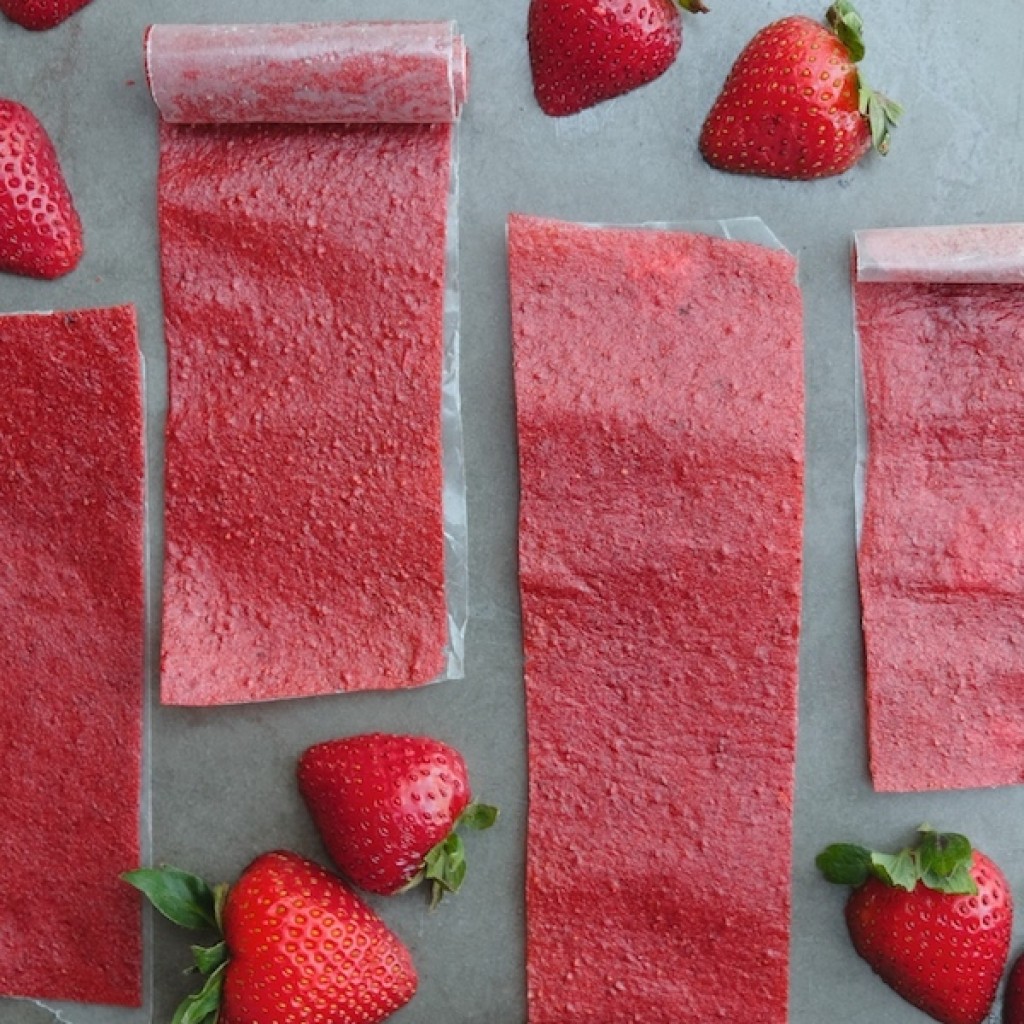 These Strawberry Roll Ups make a GREAT addition to school lunches thanks to a quick whirl with the Vitamix Blender. Check out the recipe on Shutterbean.com!