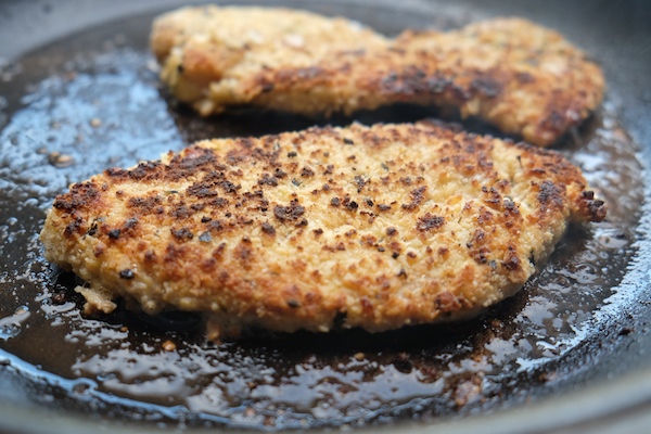 Ina Garten's Chicken Piccata recipe is on Shutterbean.com! A perfect weeknight meal. 