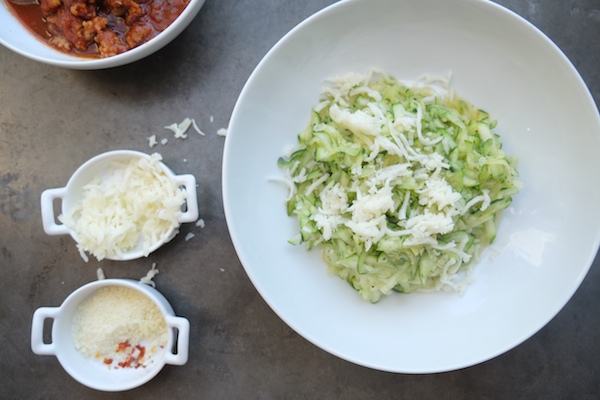 Whip up a really quick dinner for one with this Zucchini Noodles & Sausage recipe on Shutterbean.com !