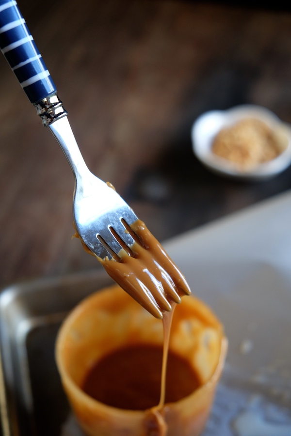 Shake up your dessert game with these Caramel Apple Floats. Find the recipe on Shutterbean.com!